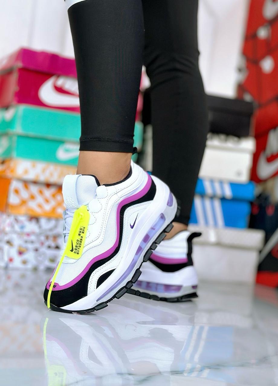 NIKE AIR MAX