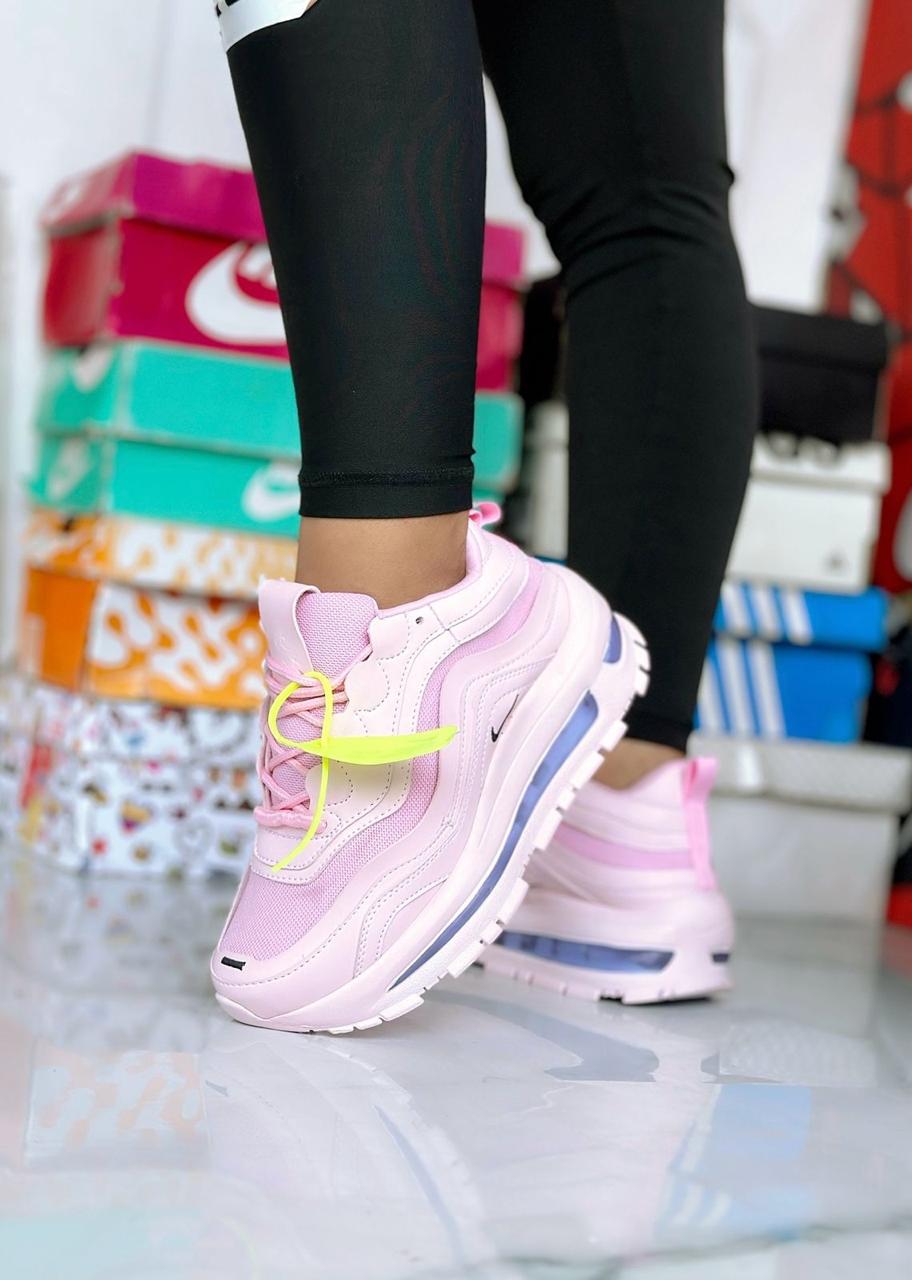 NIKE AIR MAX