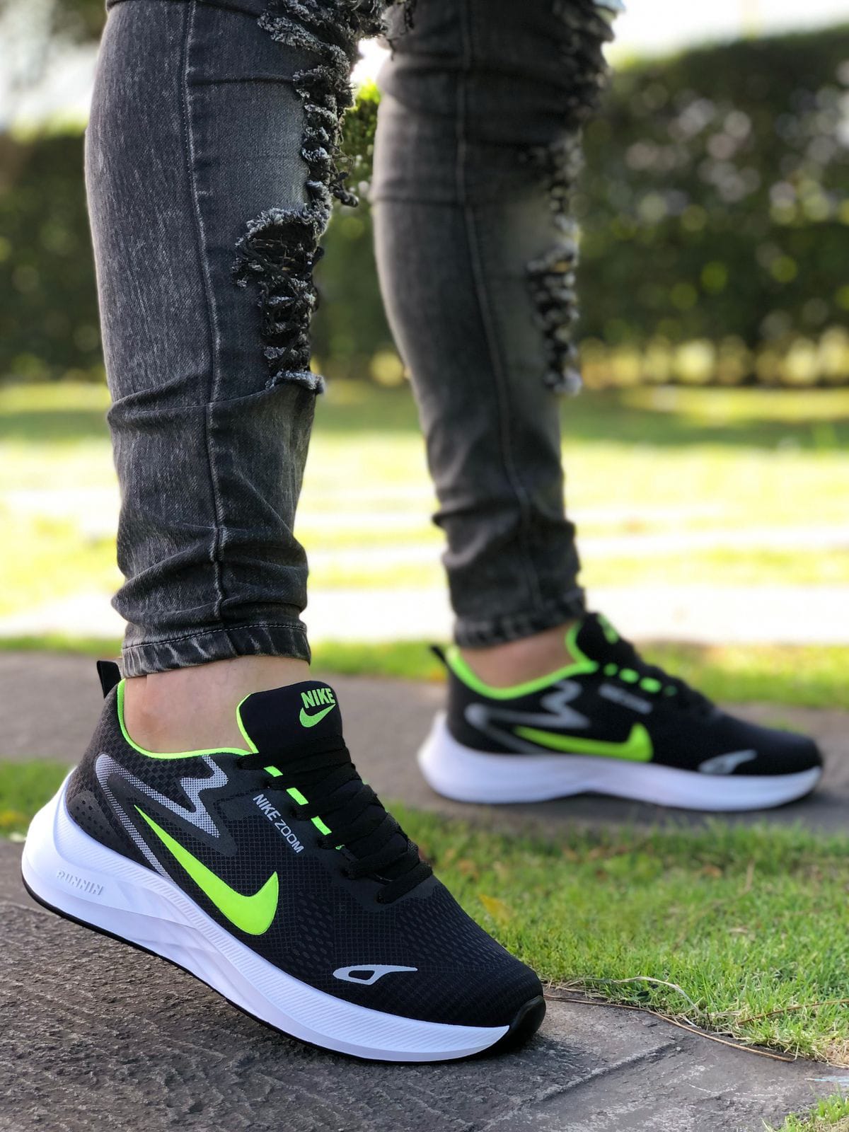 NIKE ZOOM